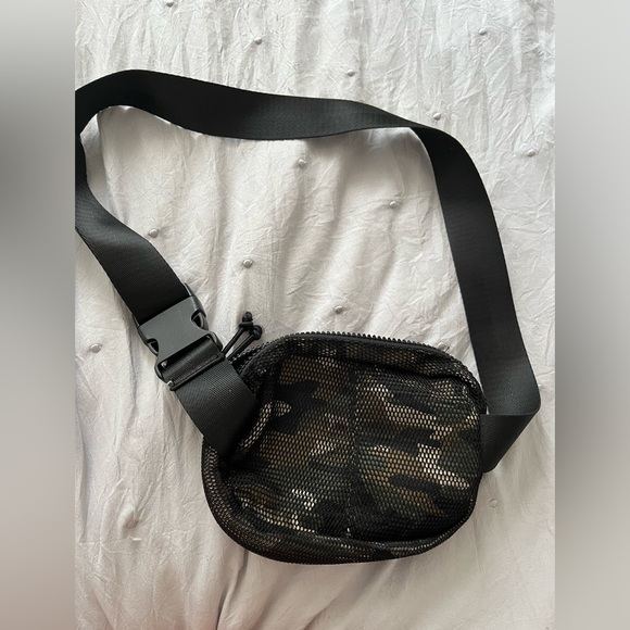 Ardene Festival crossbody bag - Picture 3 of 3